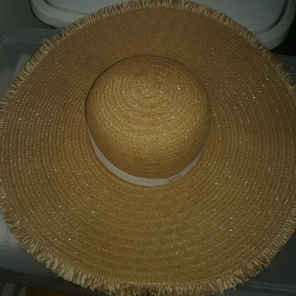 Big Floppy Straw Sun Hat - 8 inch brim all around - Picture 5 of 5